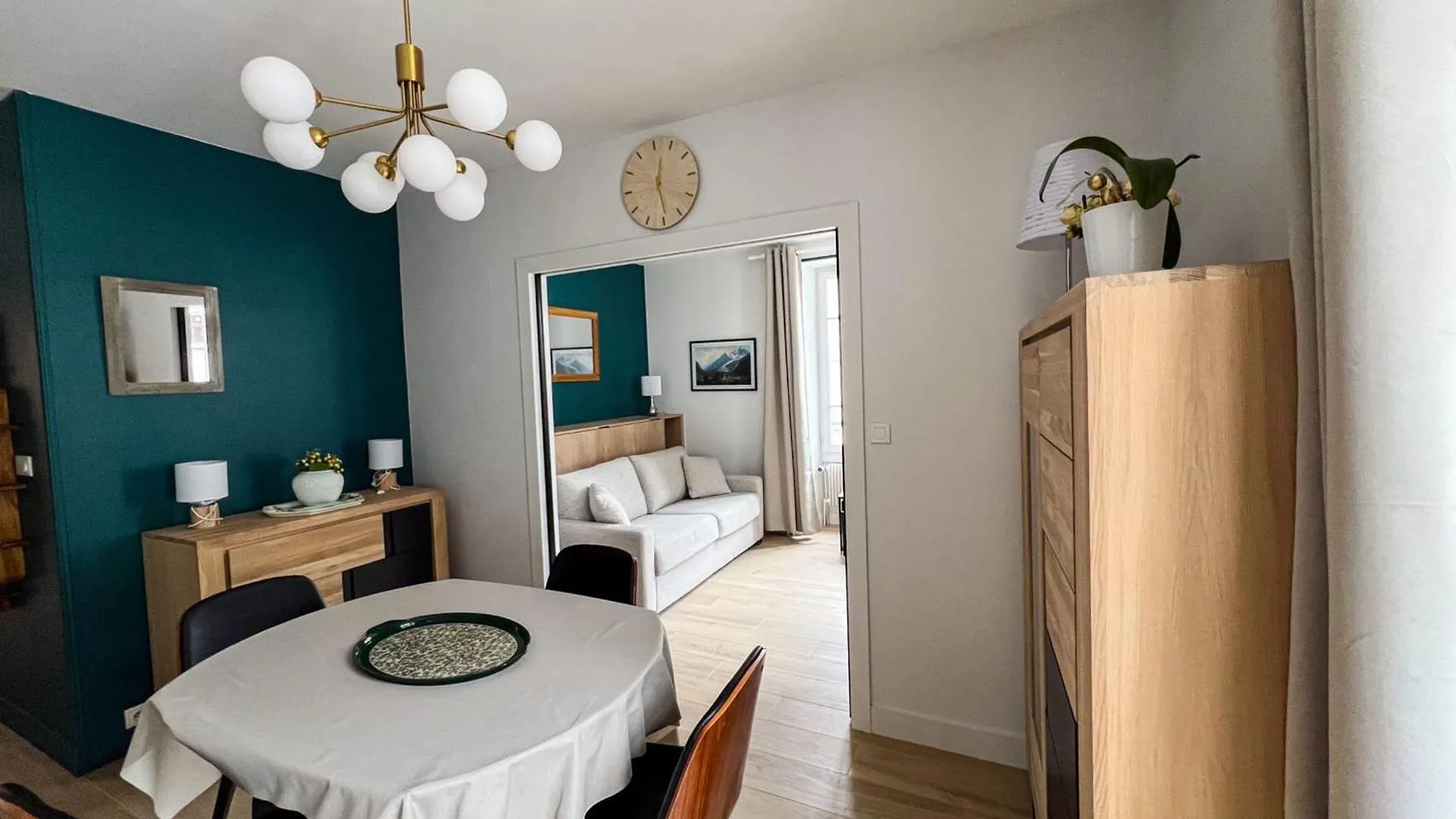 Spacious T2 In The Heart Of Chamonix Frankrijk